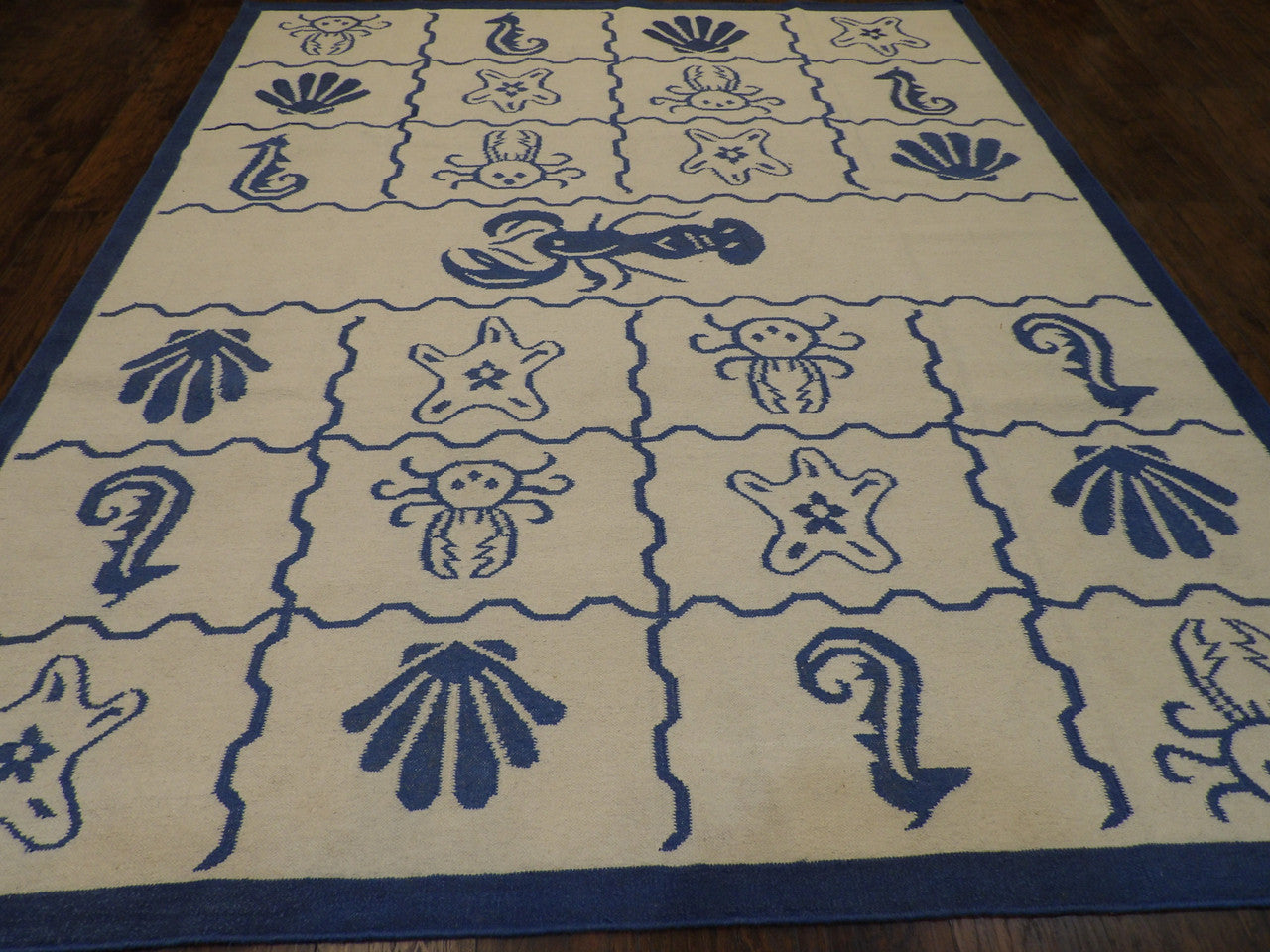Coastal Flat Weave Indoor/Outdoor rug corner detail
