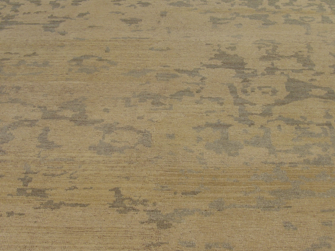 Oushak rug border detail