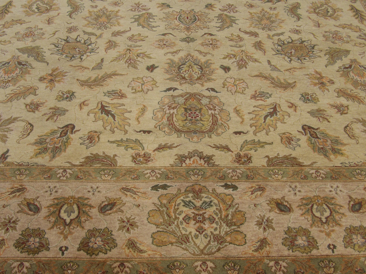 Kashan rug border detail