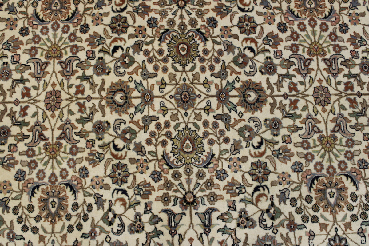 Traditional Indo Herati rug corner detail