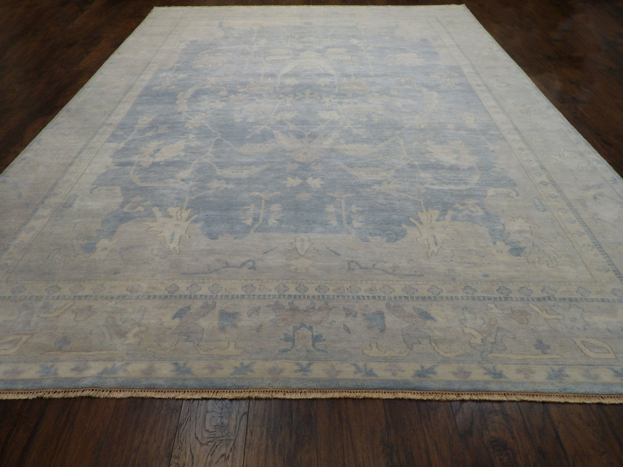 Fine Oushak Wash Natural Dye rug corner detail