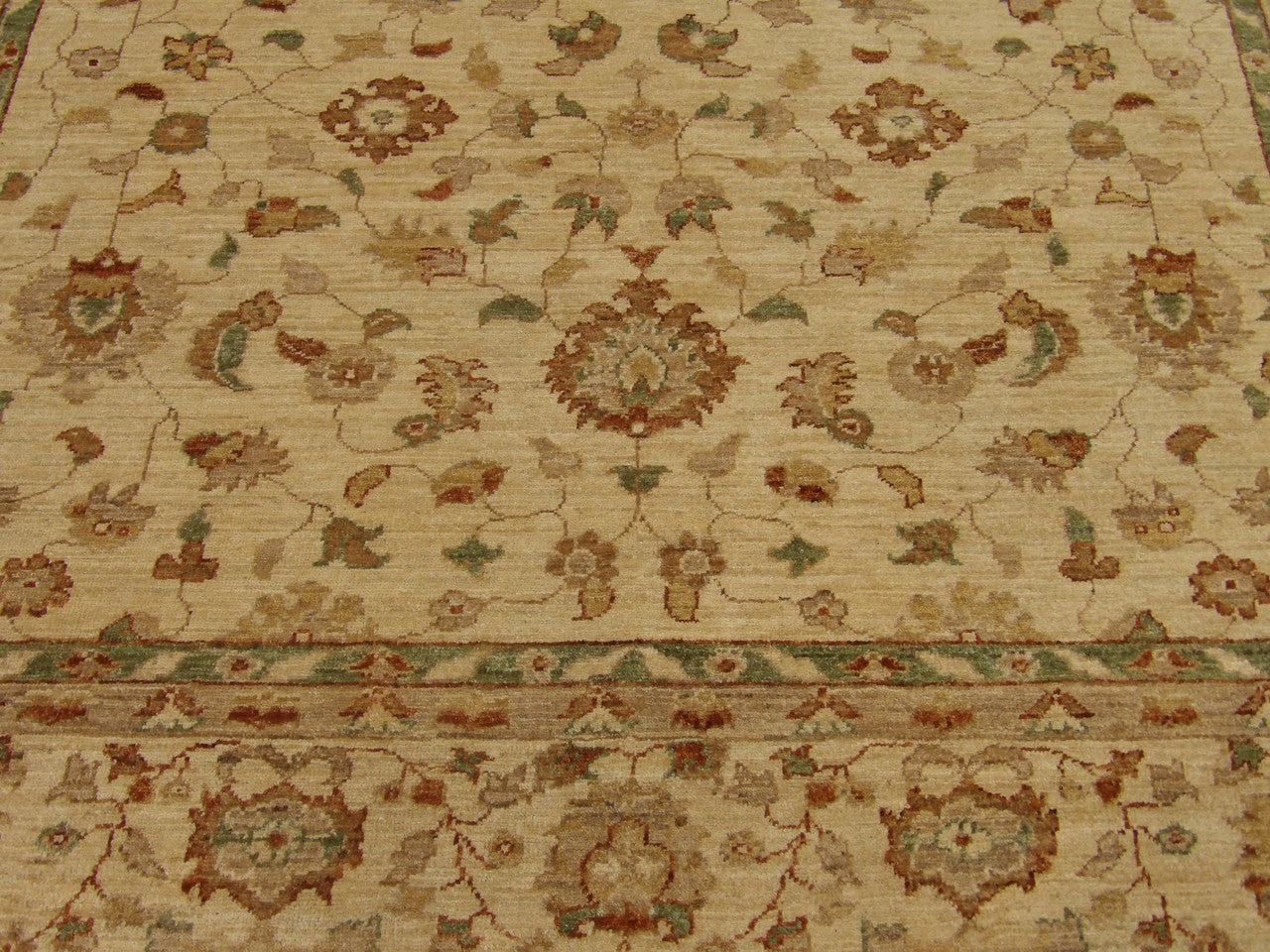 Oushak Chobi Natural Dye Antique Wash rug border detail