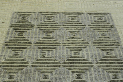 Modern Sumack Weave rug border detail