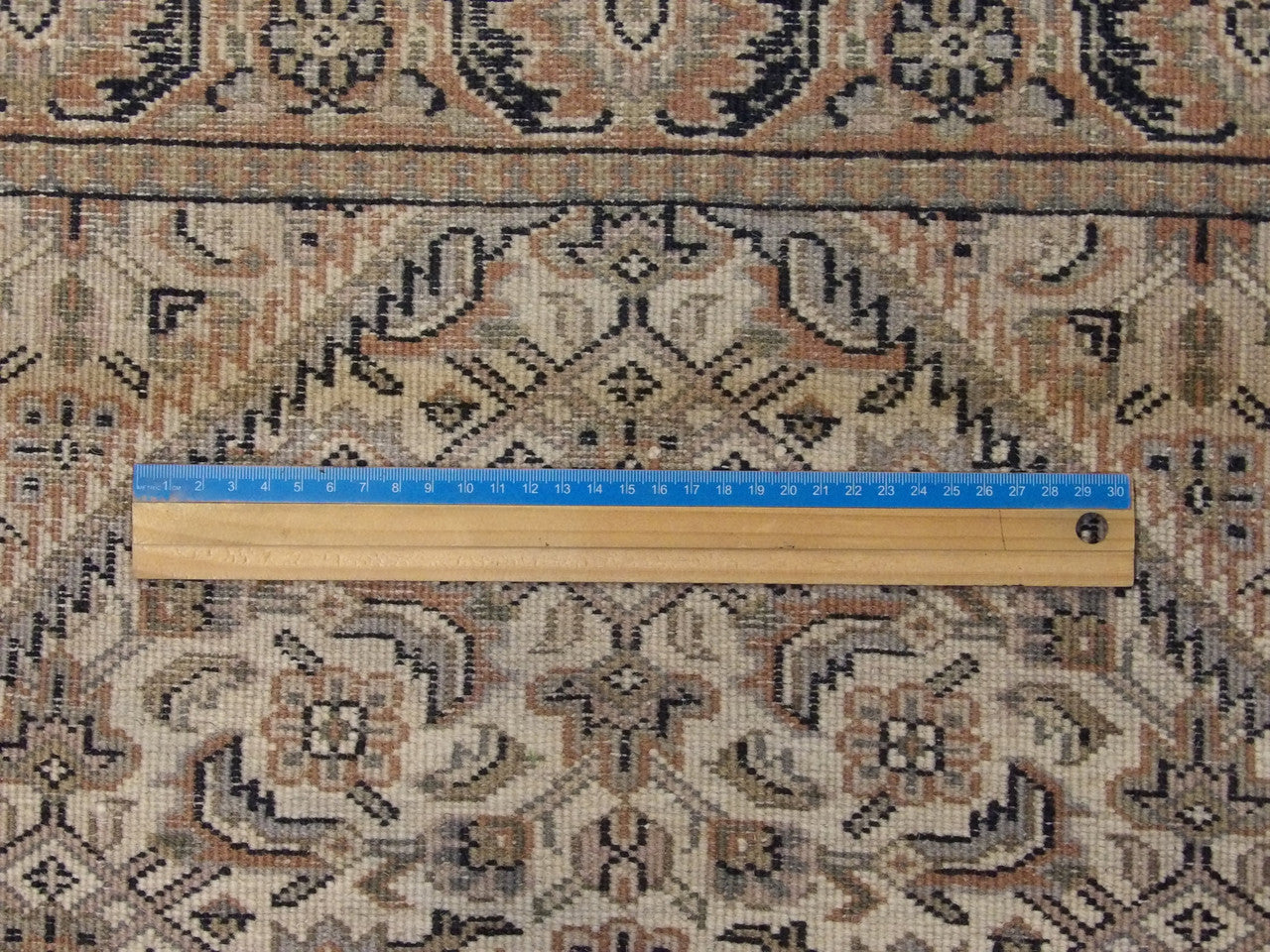 Fine Persian Kashan hand-knotted wool rug in Ivory, full view