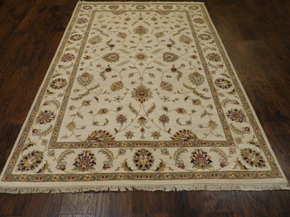 Chobie Traditional hand-knotted wool rug in Ivory, 5'7" x 7'8", SKU W739
