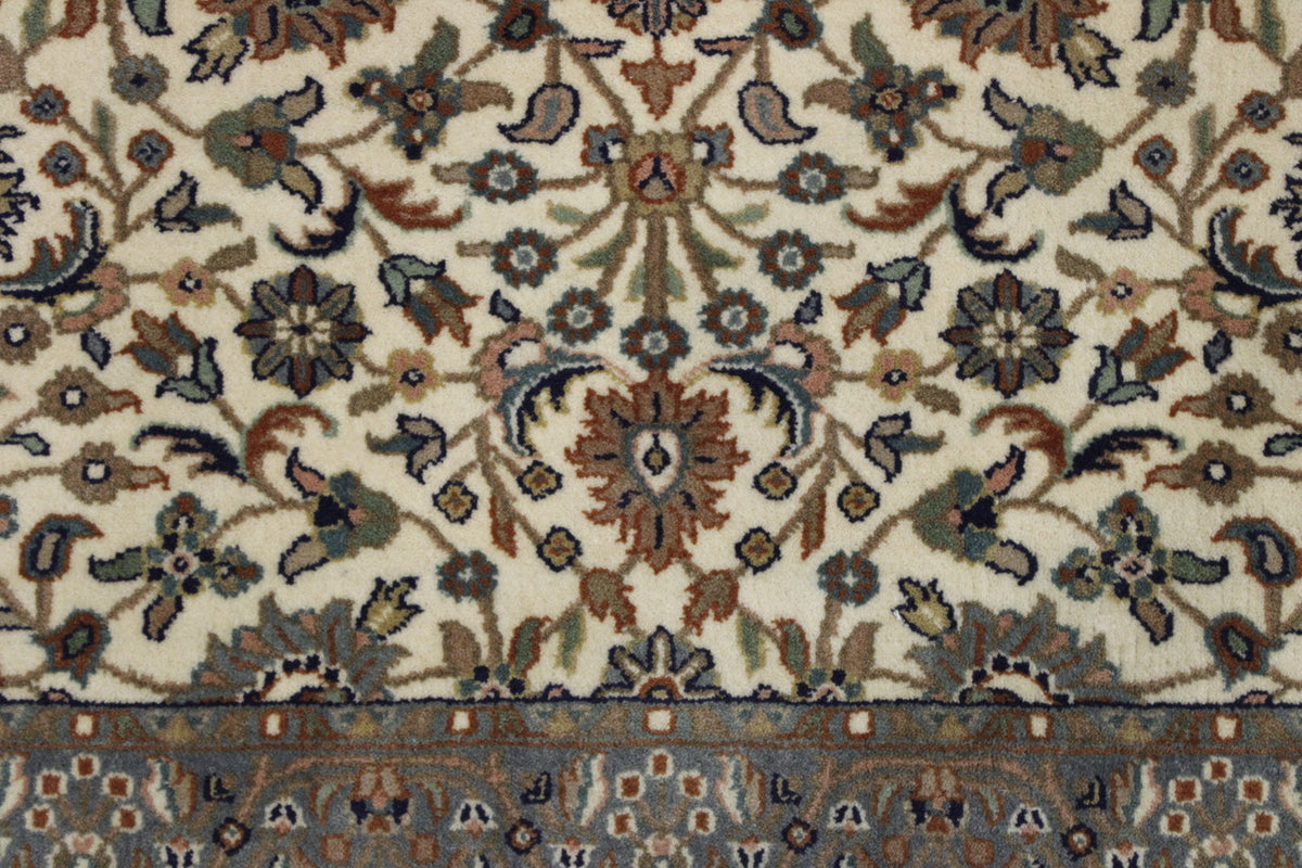 Traditional Fine Mashad rug border detail