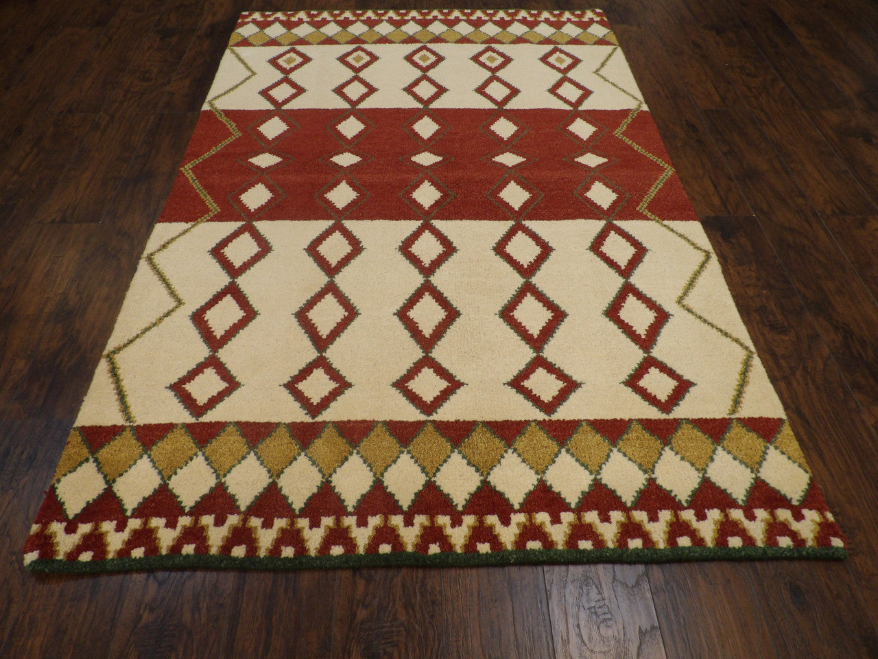 Close-up of wool pile, Beige & Red rug
