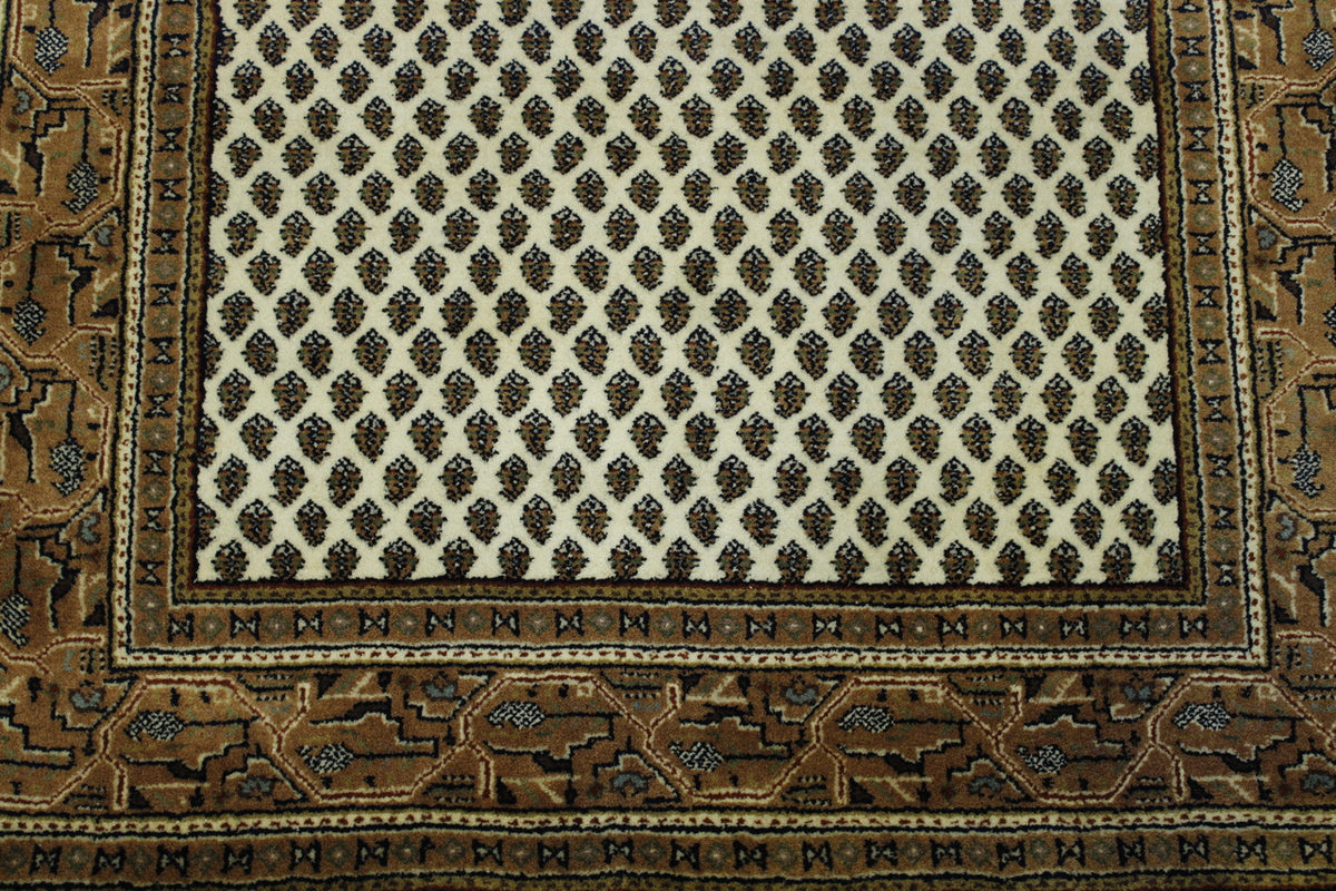 Traditional Indo Mir rug border detail