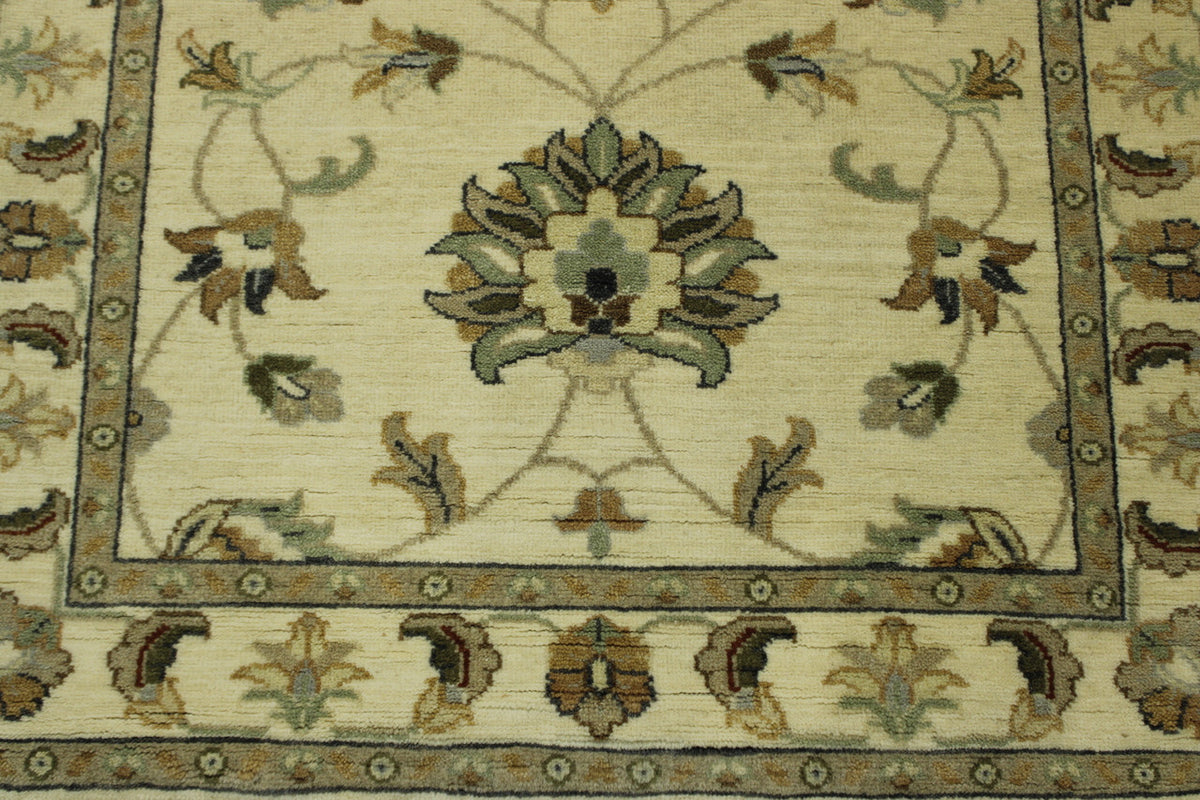 Oushak Indo Ziegler rug border detail