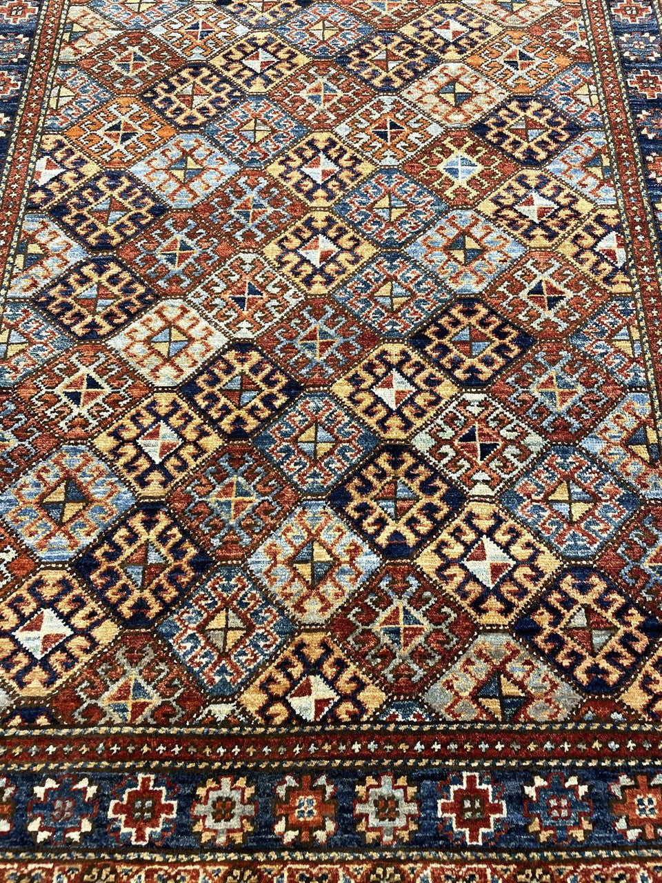 Opal Collection Handknotted Rug 3'06" X 4'09" -Art78682
