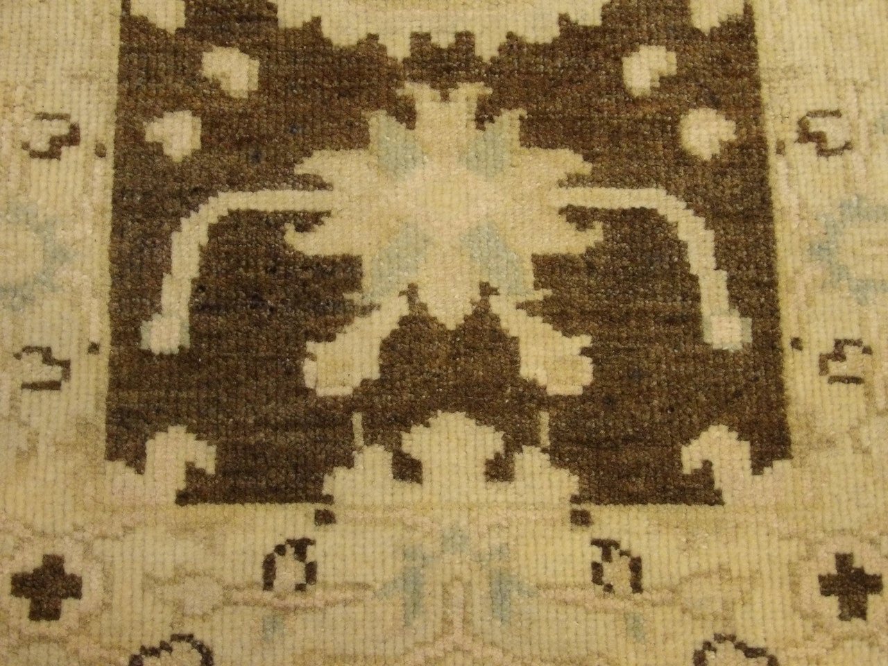 Turk Ushak Wash rug border detail