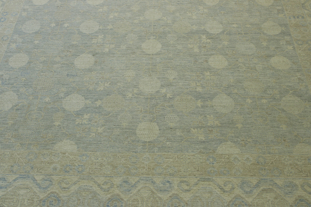 Oushak Chobi rug corner detail