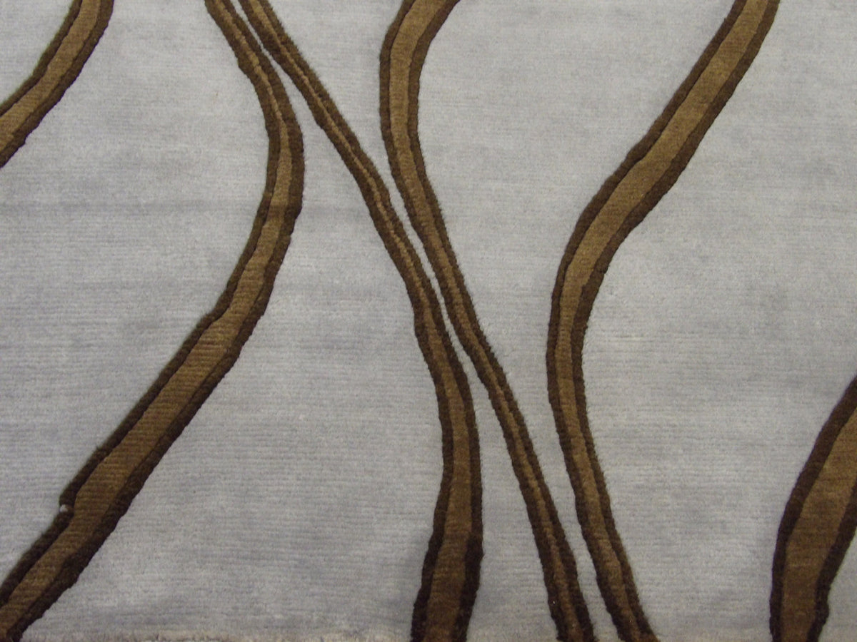 Modern geometric rug border detail