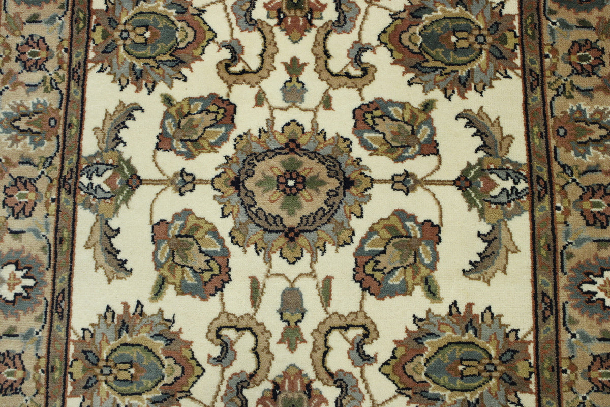 Traditional Indo Mahal rug corner detail