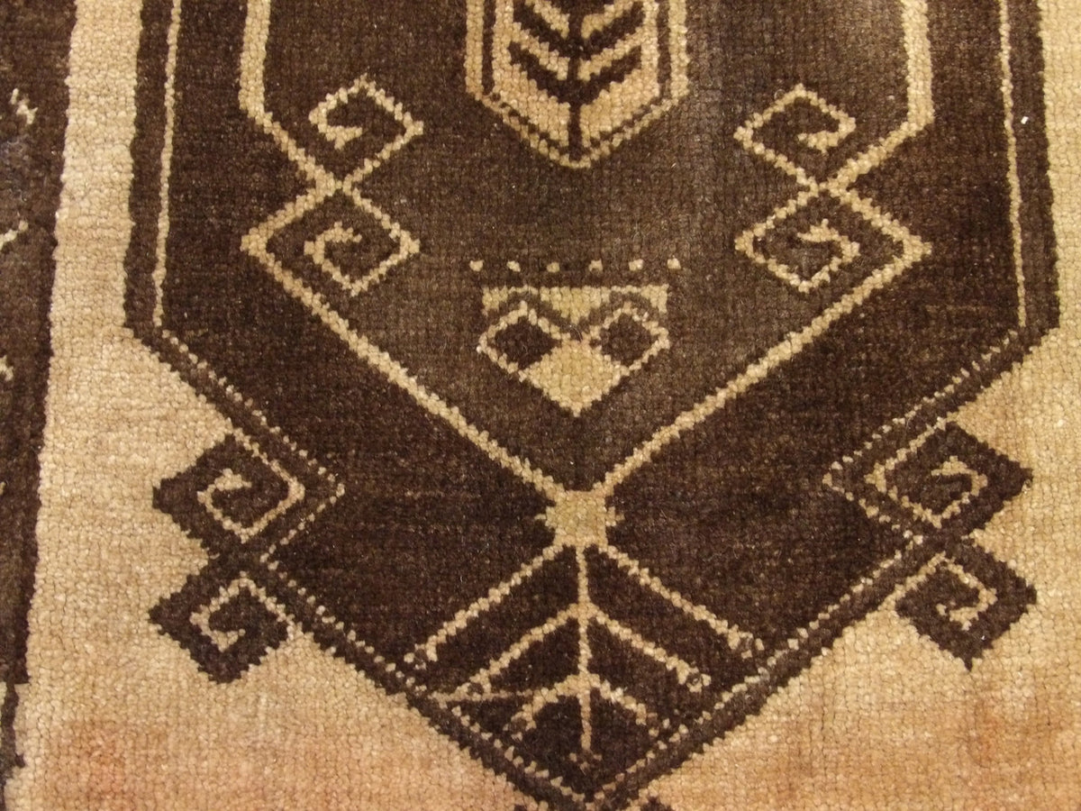 Vintage Turk Anatolian Antique Yastik rug border detail