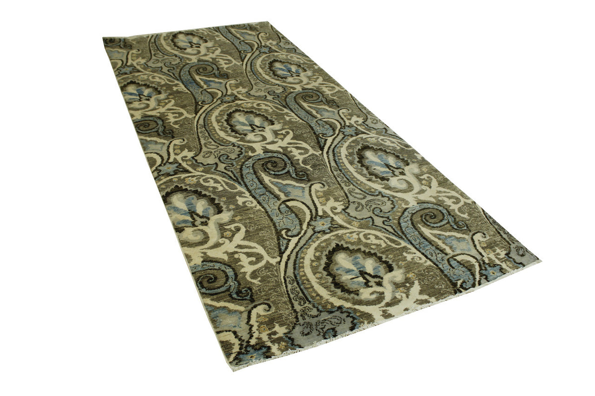 Close-up of wool pile, Beige, Brown & Blue rug