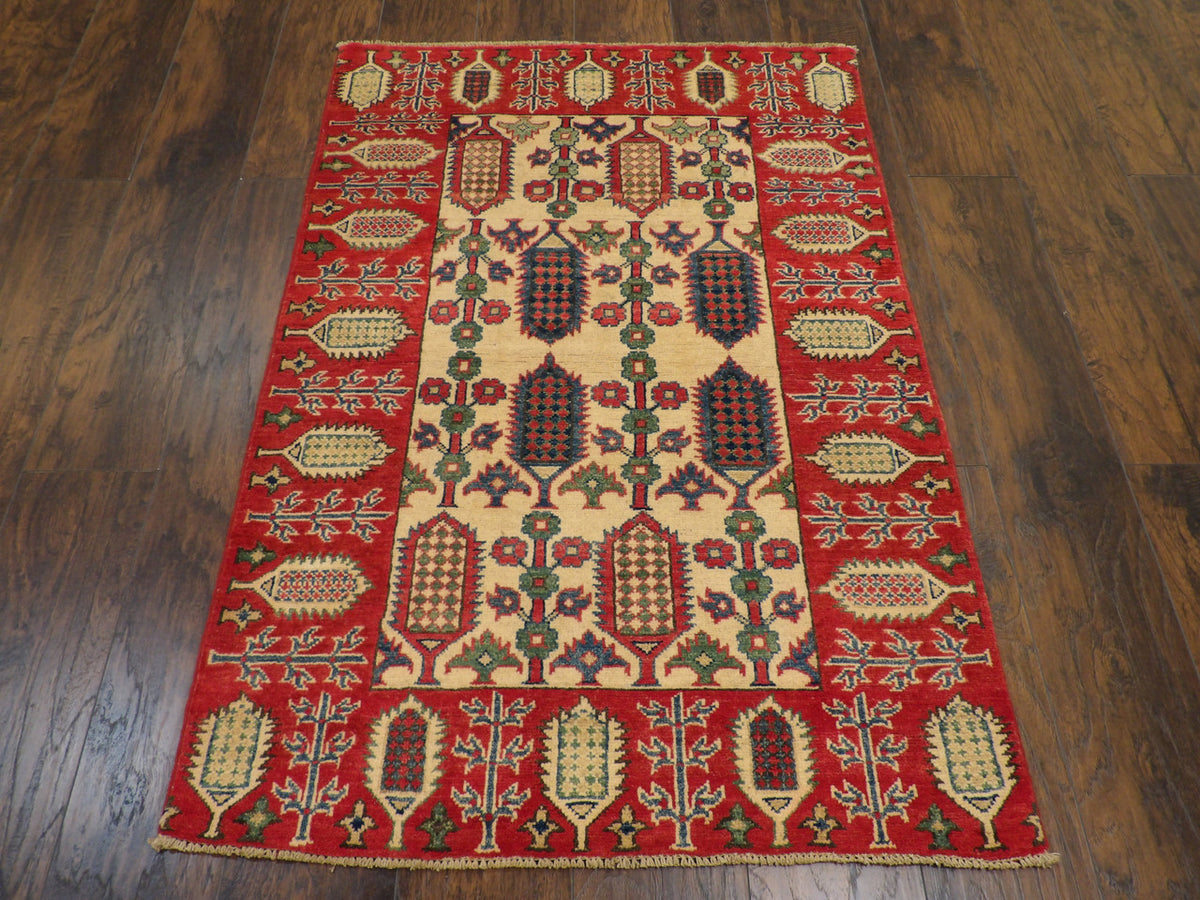 Close-up of wool pile, Beige & Red rug