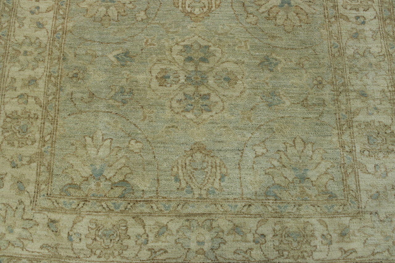 Oushak Chobi rug corner detail