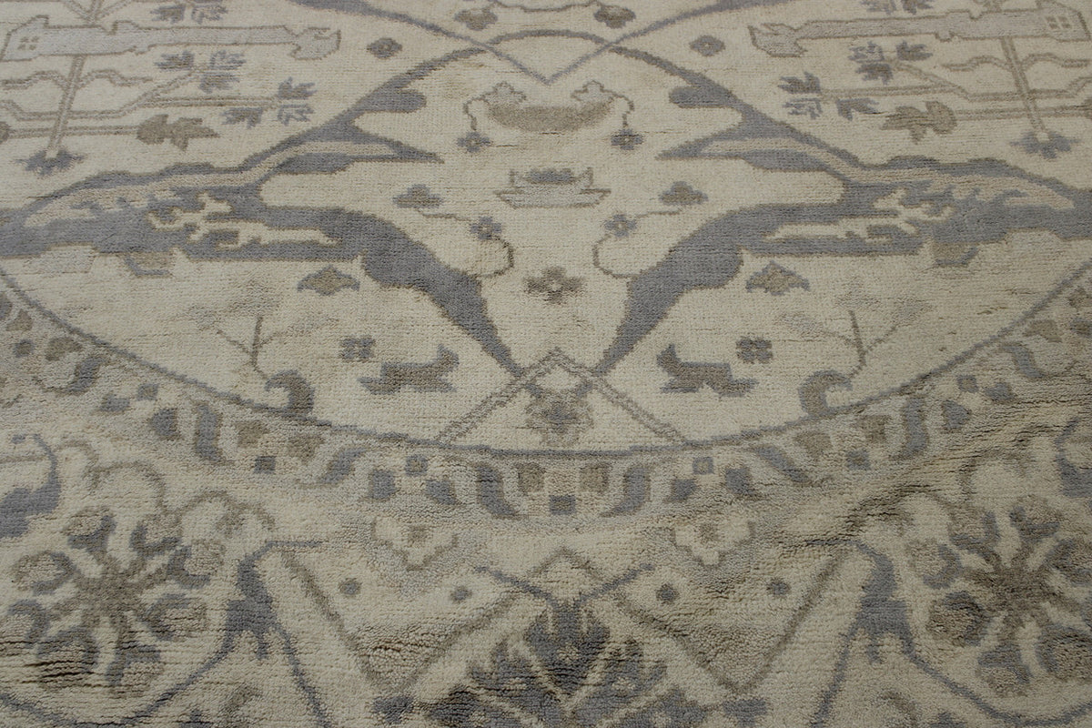 Oushak Indo Ziegler rug corner detail