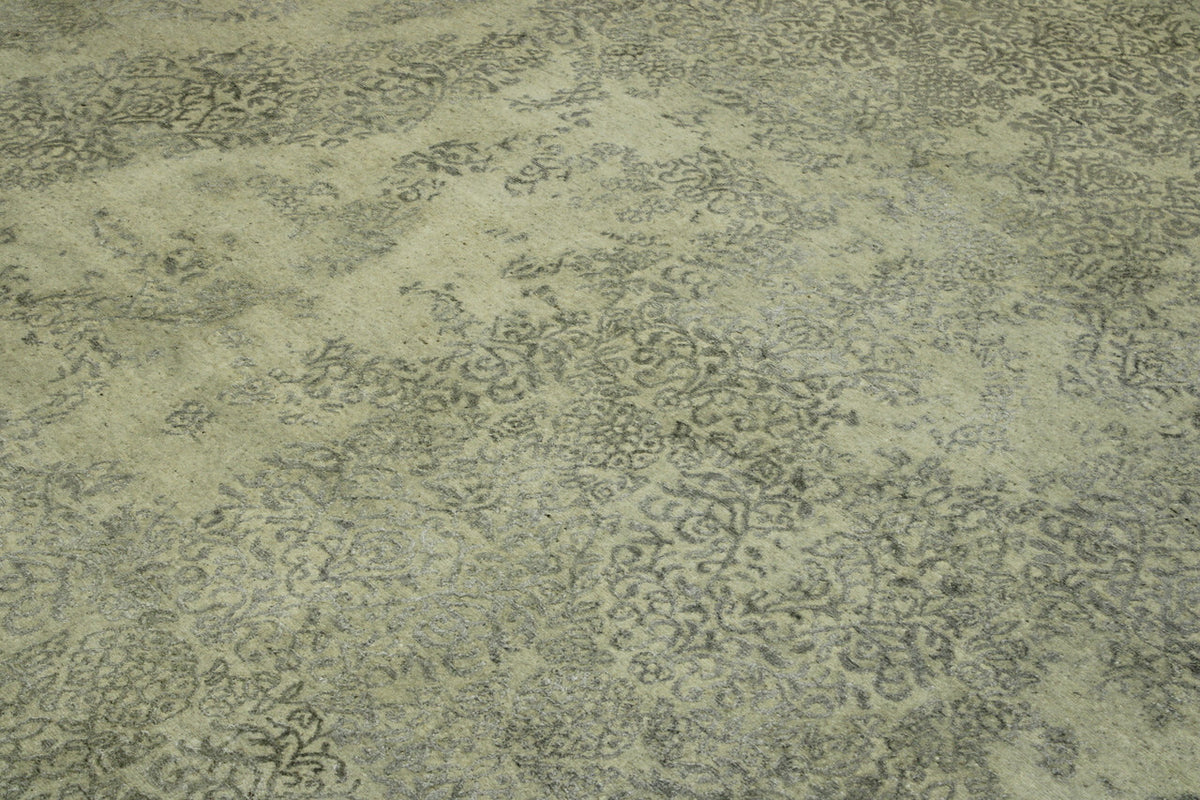 Gray & Beige Modern Abstract Broken Design rug in room setting