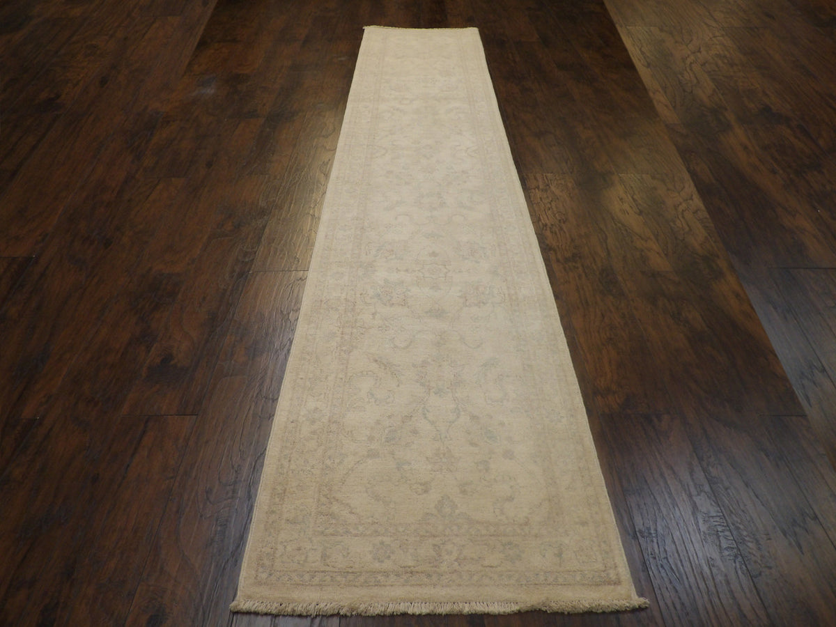 Oushak Chobi Wash rug corner detail