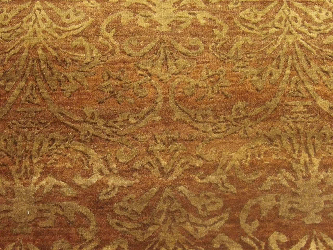 Damask runner border detail