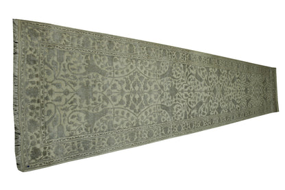 Traditional Haji Jalili rug border detail