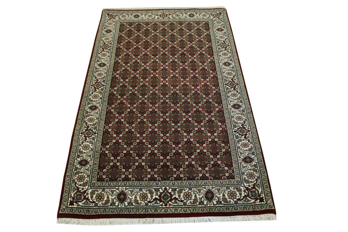 Traditional Fine Mir rug border detail
