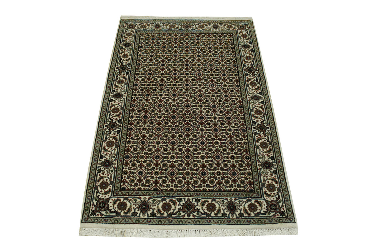 Traditional Indo Bidjar rug border detail