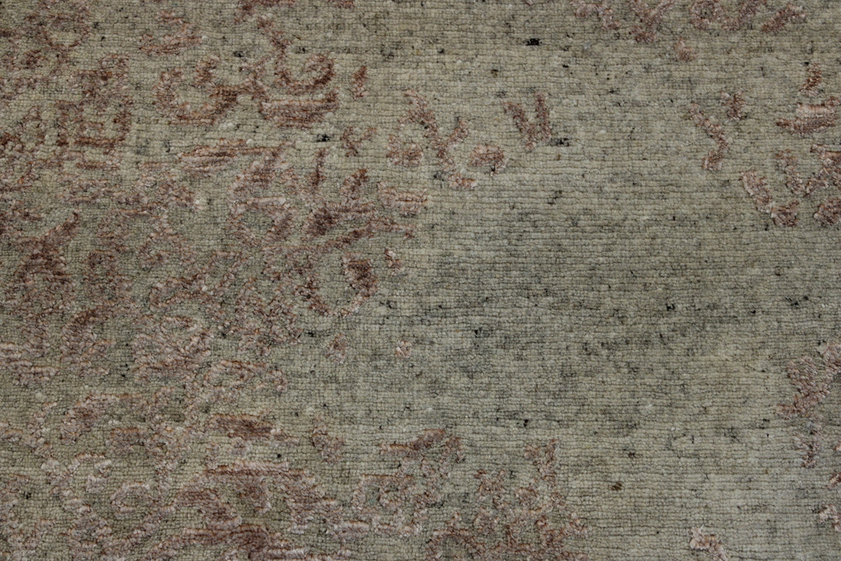 Close-up of wool-silk pile, Beige rug