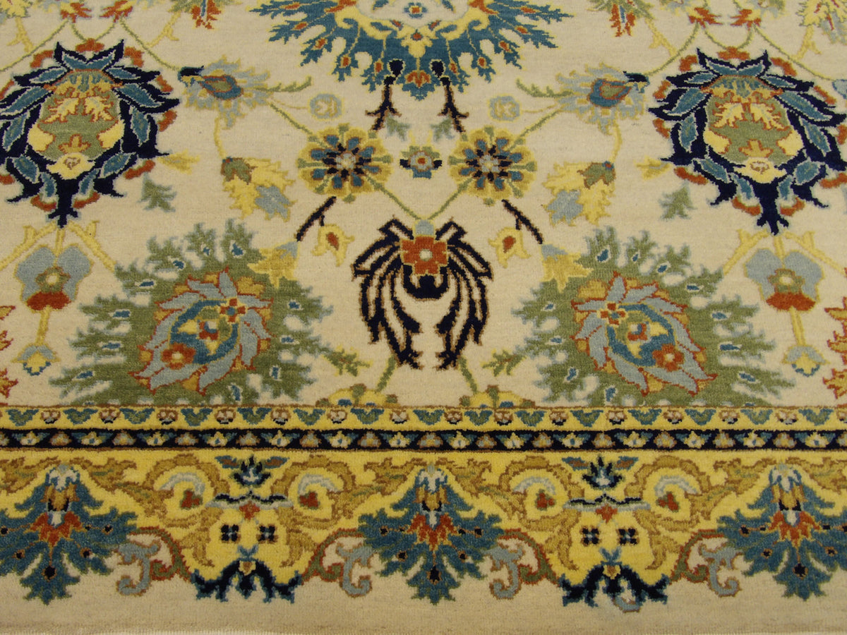 Colorful Rich Ziegler Design rug border detail