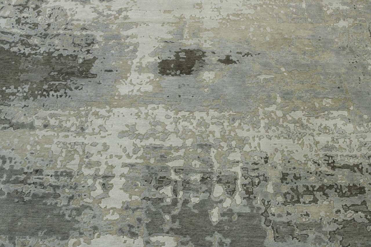 Gray & Silver Modern Abstract Broken Design rug in room setting