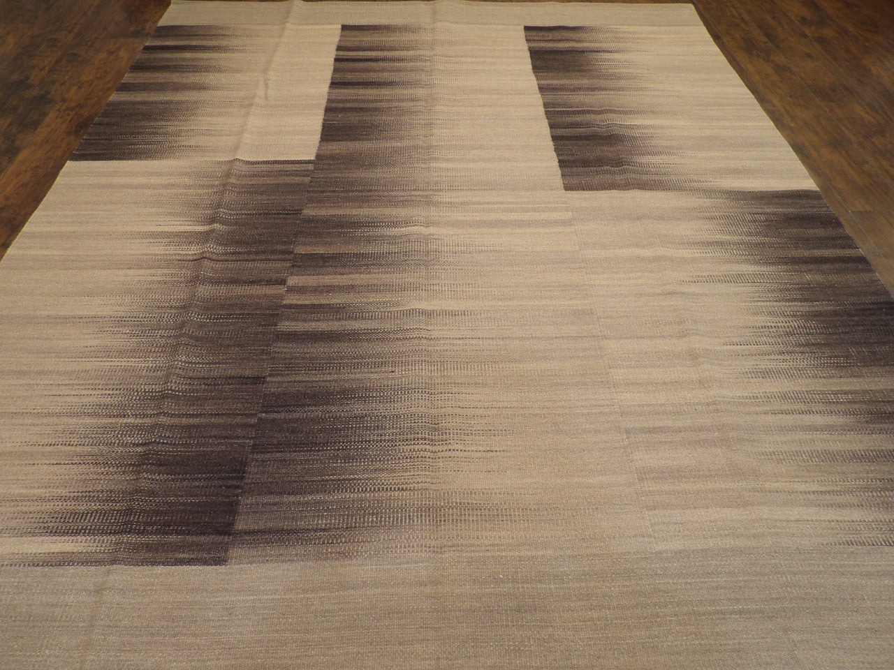 Coastal rug corner detail