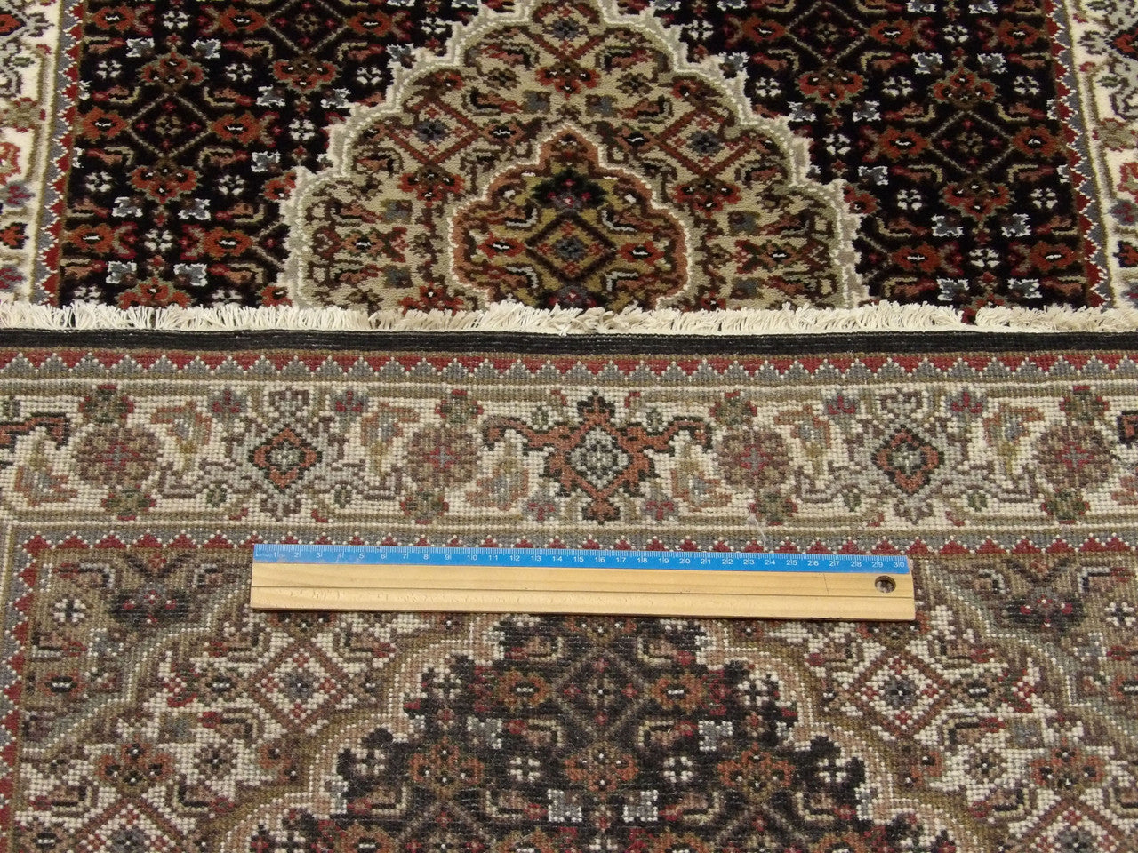 Mahi Tabriz runner in hallway setting