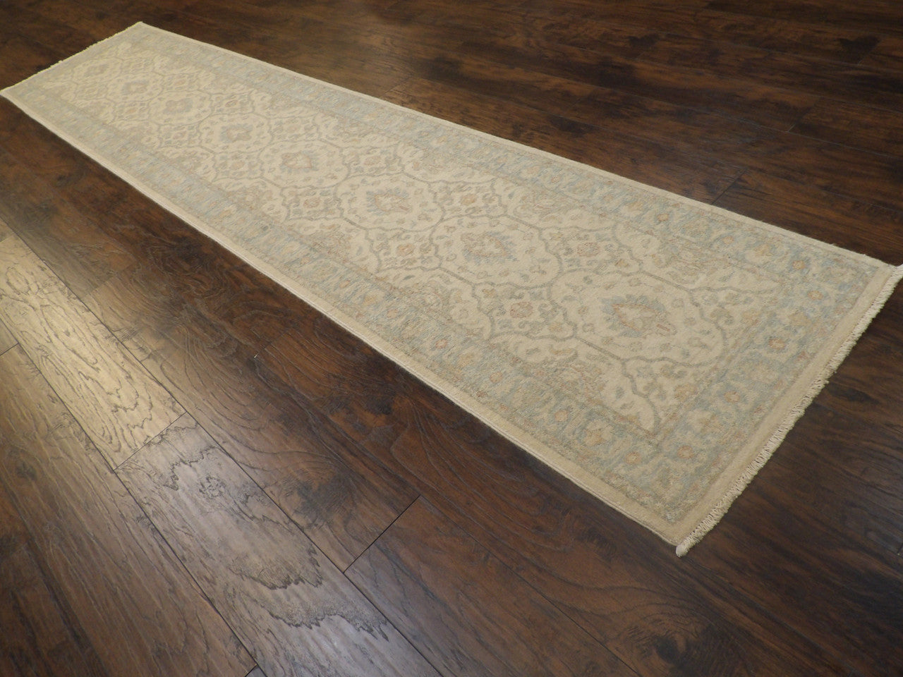 Full length view of Oushak Chobi runner