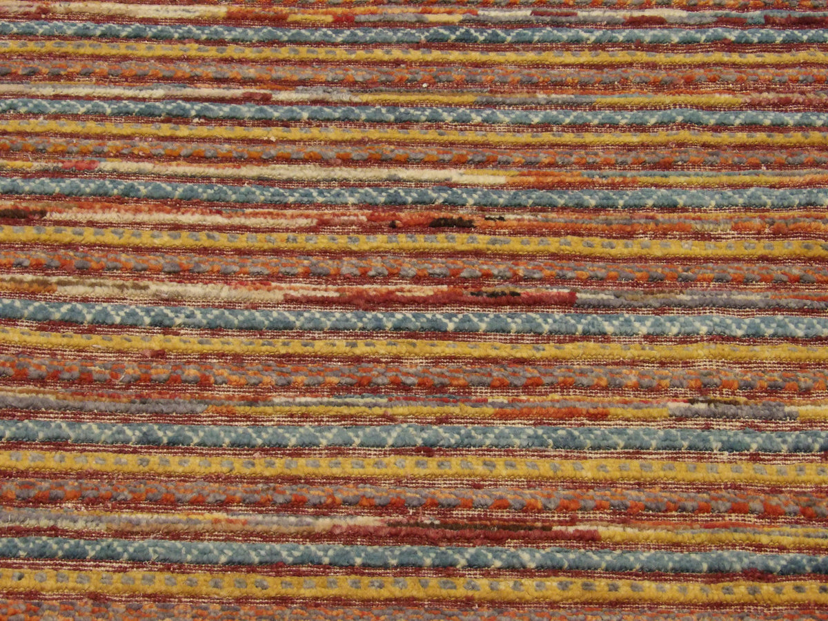 Tribal runner border detail