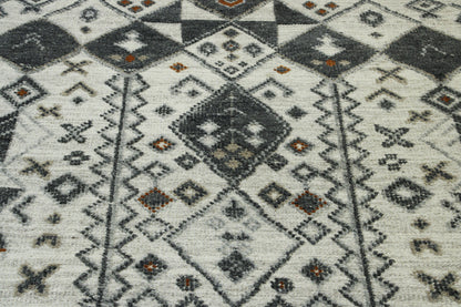 Tribal Moroccan Flatweave rug corner detail