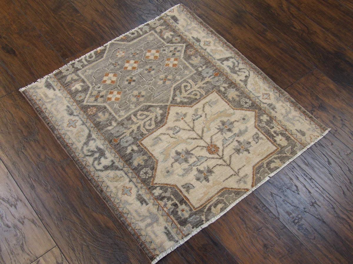 Full view of Oushak Chobi rug