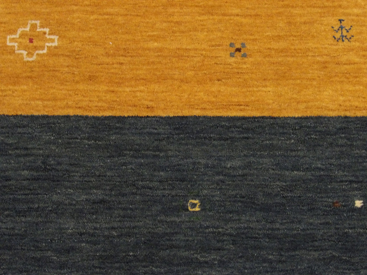Modern Gabbeh rug border detail