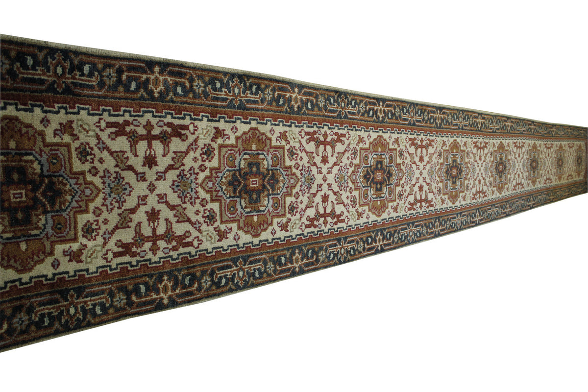 Tribal Heriz rug border detail