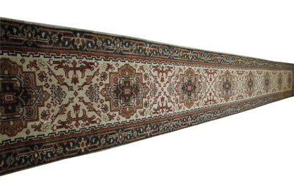 Tribal Heriz rug border detail