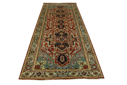 Tribal Heriz rug border detail