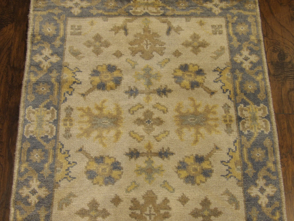 Oushak runner border detail