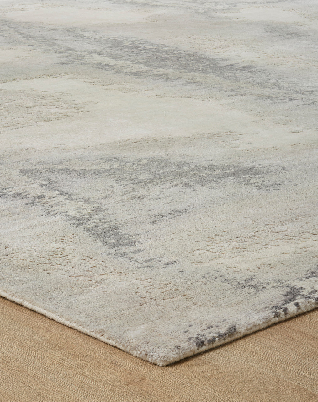 Modern silk rug in gray, detail view