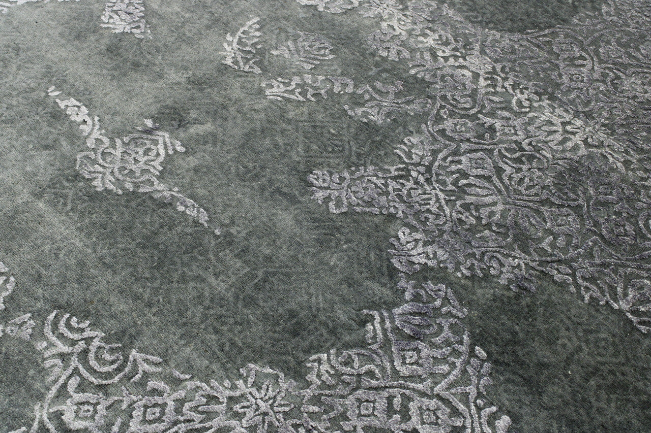 Gray & Silver Modern Abstract Broken Design rug in room setting