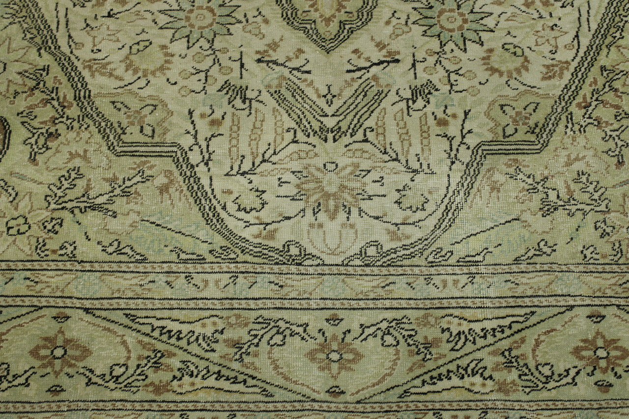 Traditional Vintage Kannysar rug corner detail