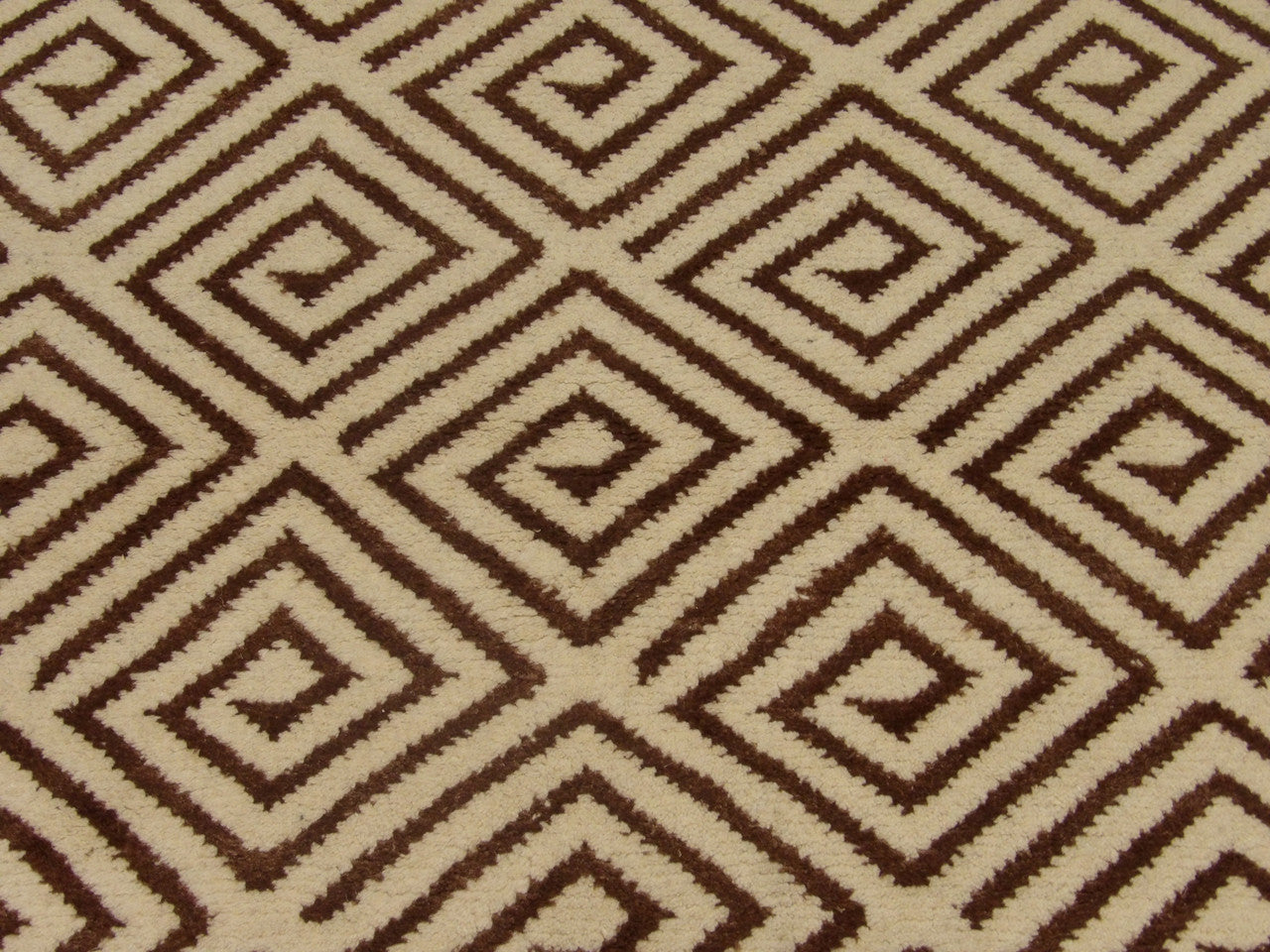 Transitional Moroccan Floral Diamond Design rug border detail
