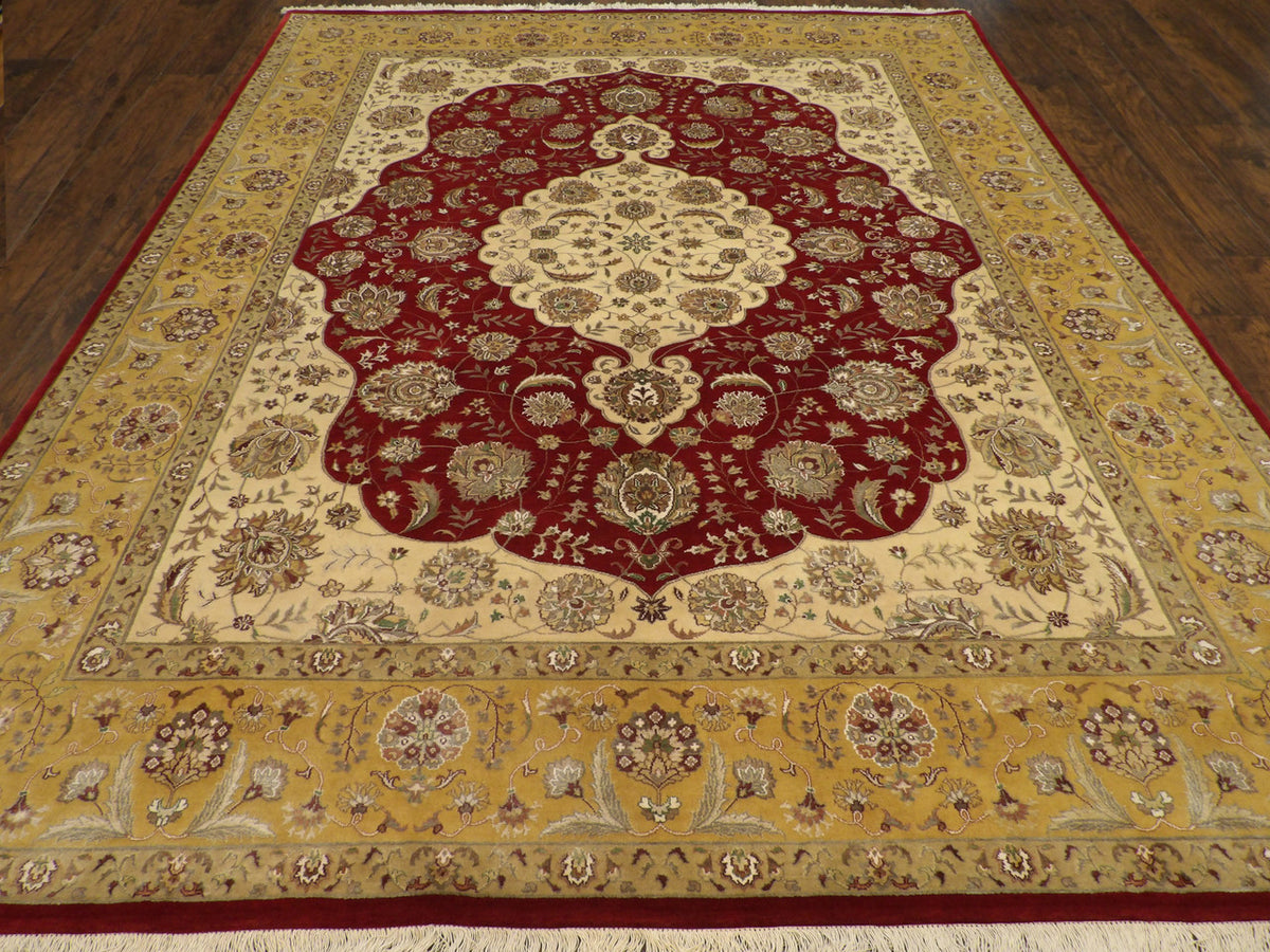 Close-up of wool-silk pile, Gold & Red rug