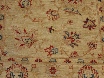 Oushak Chobi rug border detail