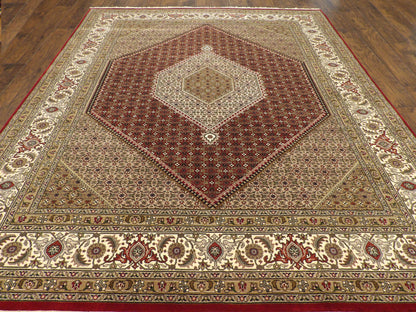 Close-up of wool-silk pile, Beige & Red rug